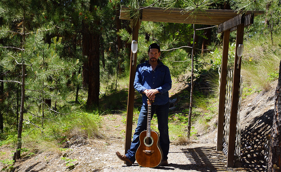 Vance Evans is a Canadian singer/songwriter who is passionate about his music.